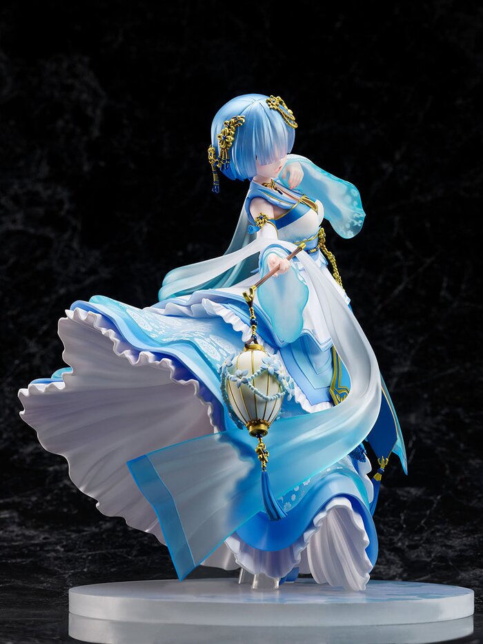 rem hanfu figure