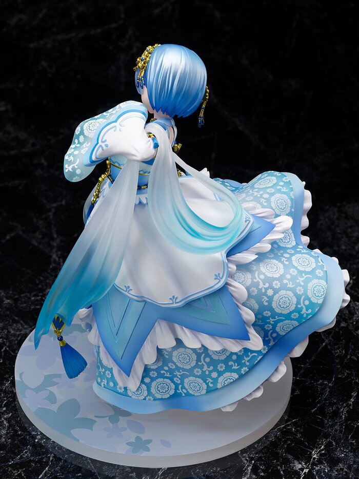 rem hanfu figure