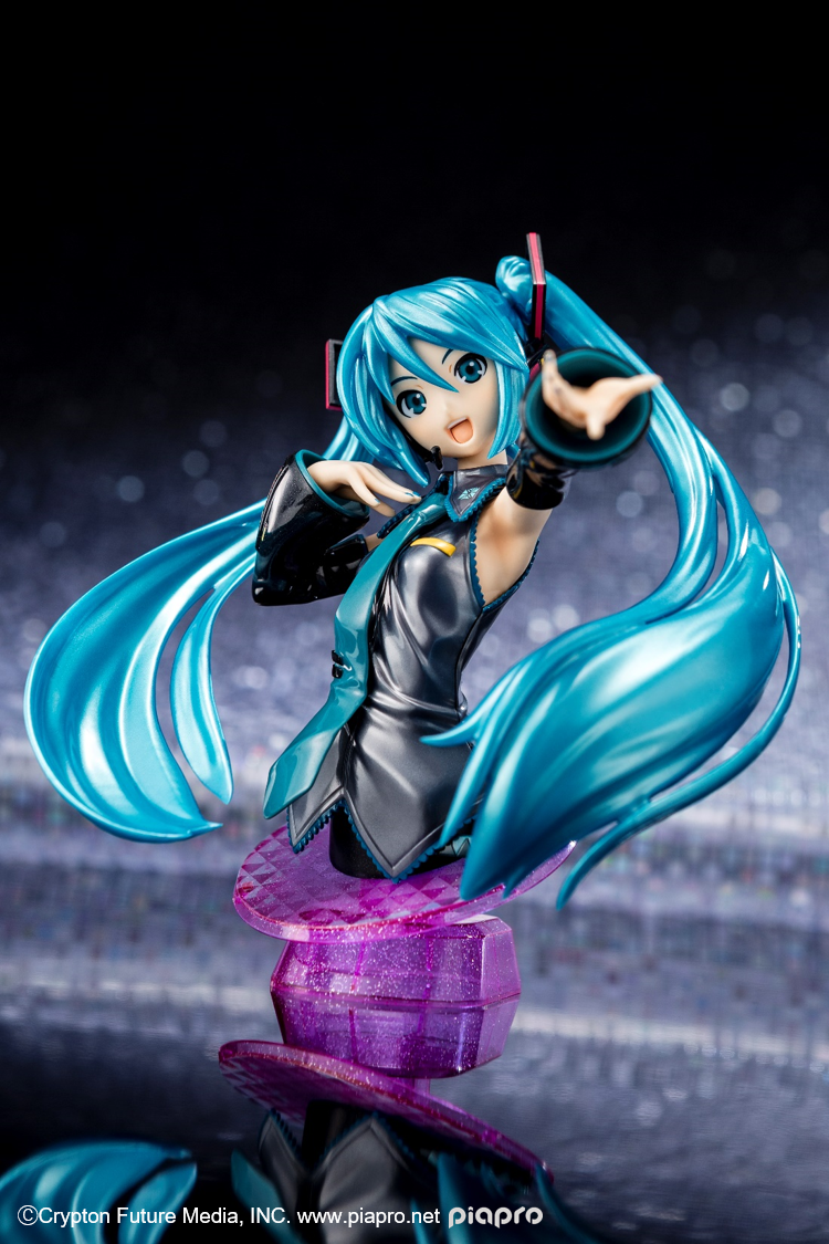 hatsune miku bust