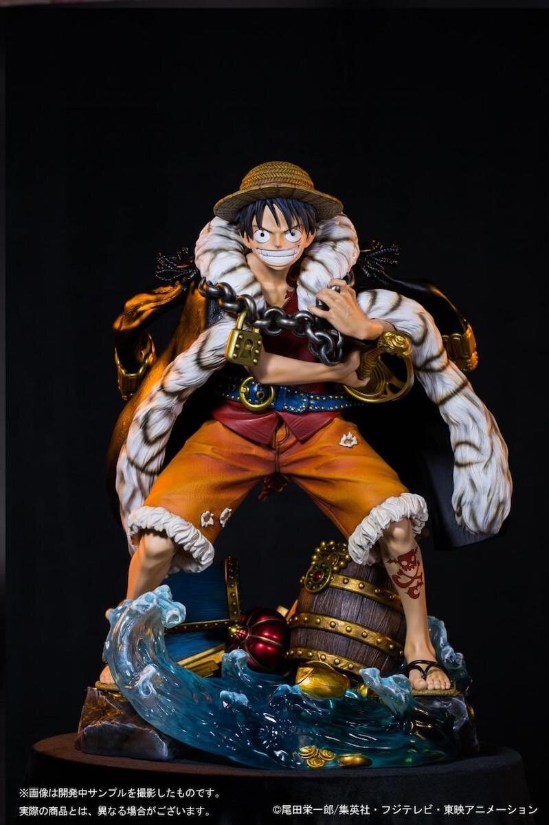 One piece luffy store statue