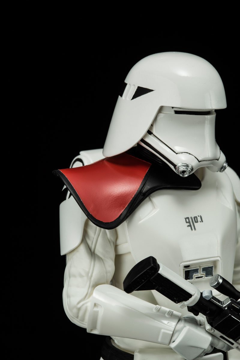 Hot Toys First Order Snowtrooper Officer 1:6 Scale Figure – Star Wars The Force Awakens