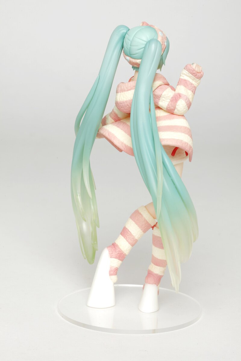 hatsune miku roomwear figure