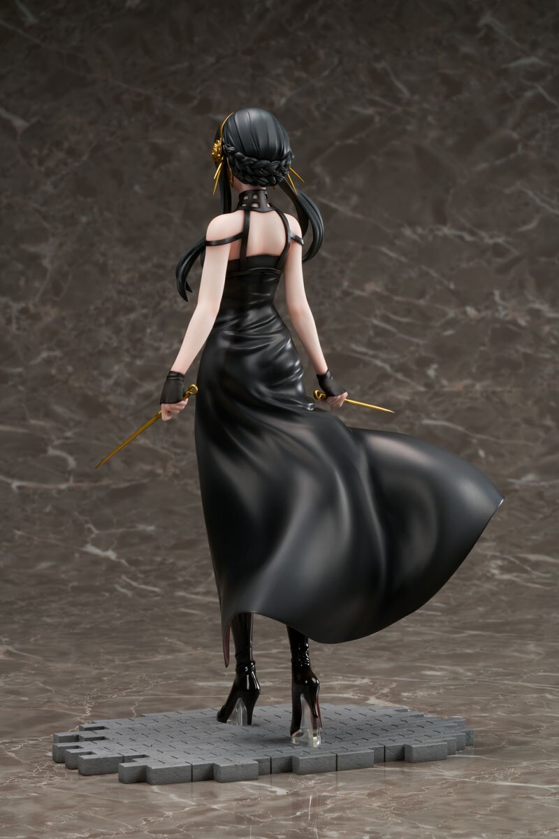 Yor Forger Figure by FURYU Corporation