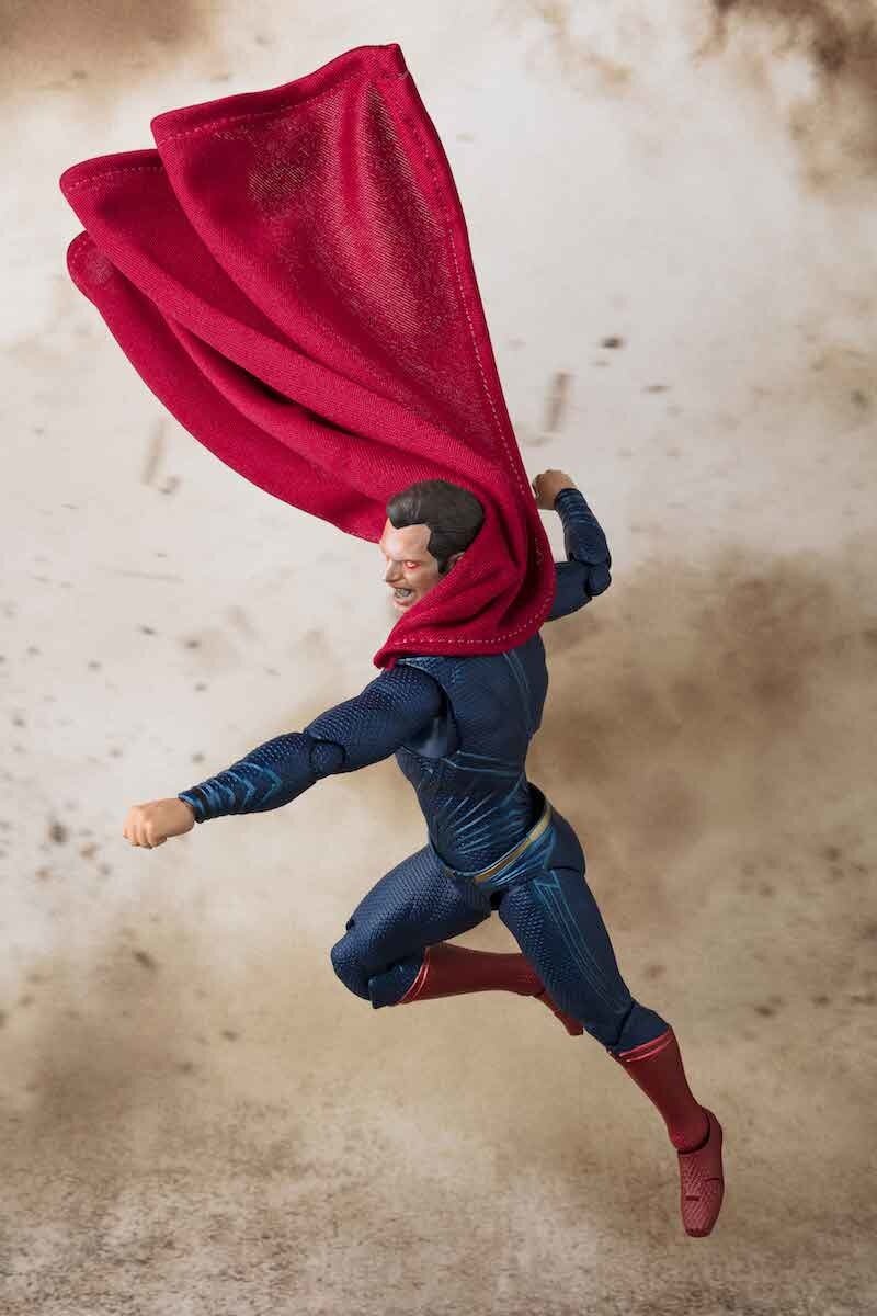 S.H.Figuarts Justice League Superman: Bandai - Tokyo Otaku