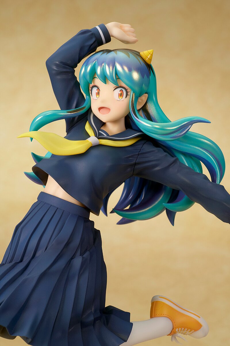 LUM 745 制服バージョン フィギュア