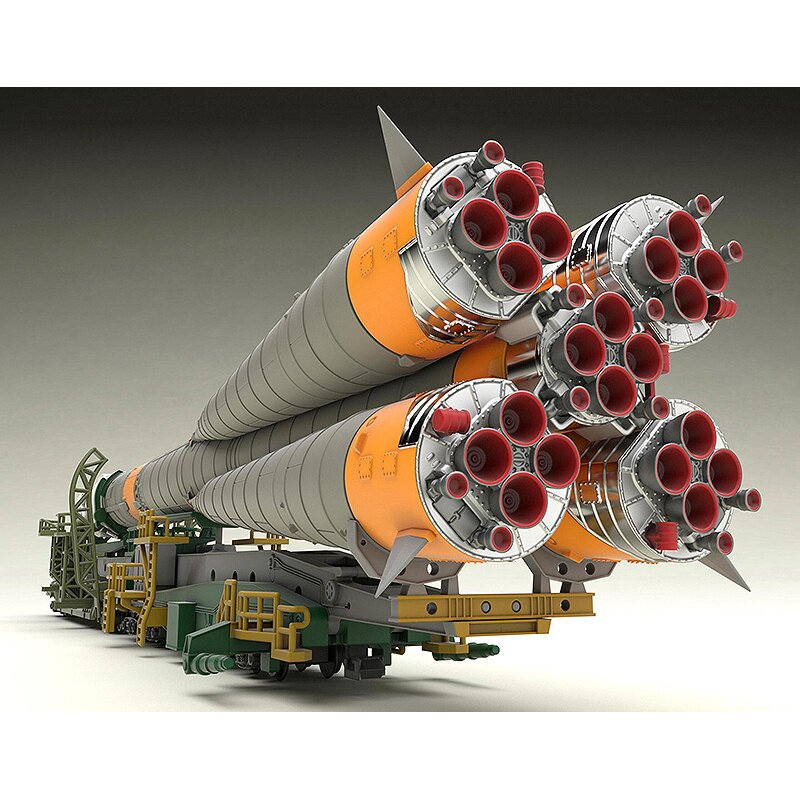 Soyuz Rocket & Transport Train 1/150 Scale Plastic Model (Re-run
