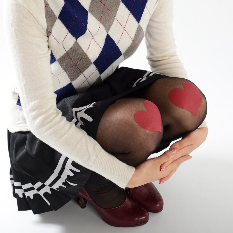 Takeuchi 18 Denier Black Sheer Tights - Knee Heart Motif Takeuchi 18 Denier Black Sheer Tights - Knee Heart Motif