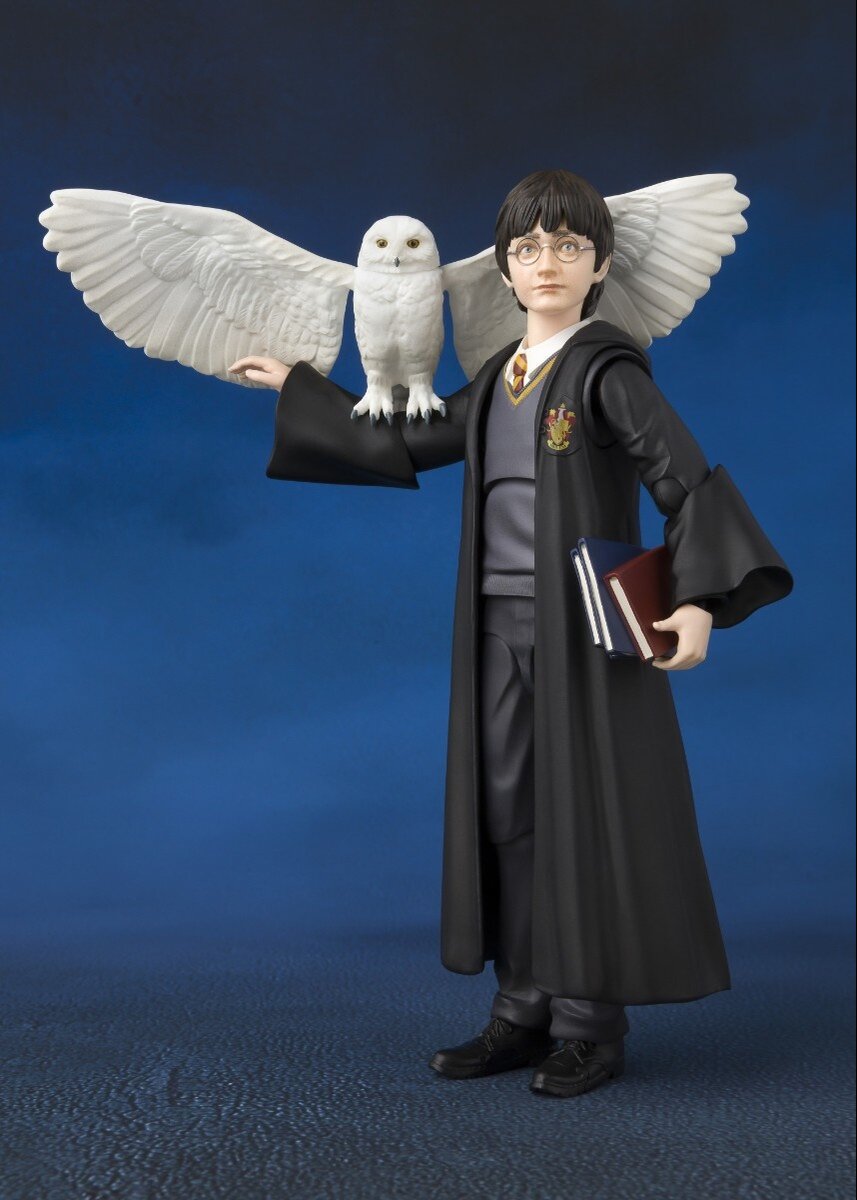 (希少)Harry Potter 杖 Amazon.com: Enesco Wizarding World of Harry Potter Holding