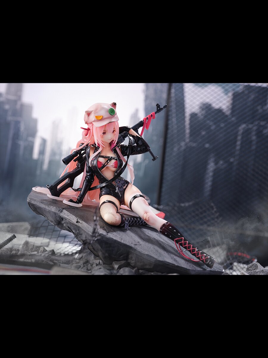 UKM-2000 フィギュア Girls' Frontline UKM-2000 Gale Lightning Heavy Damage Ver. 1/7