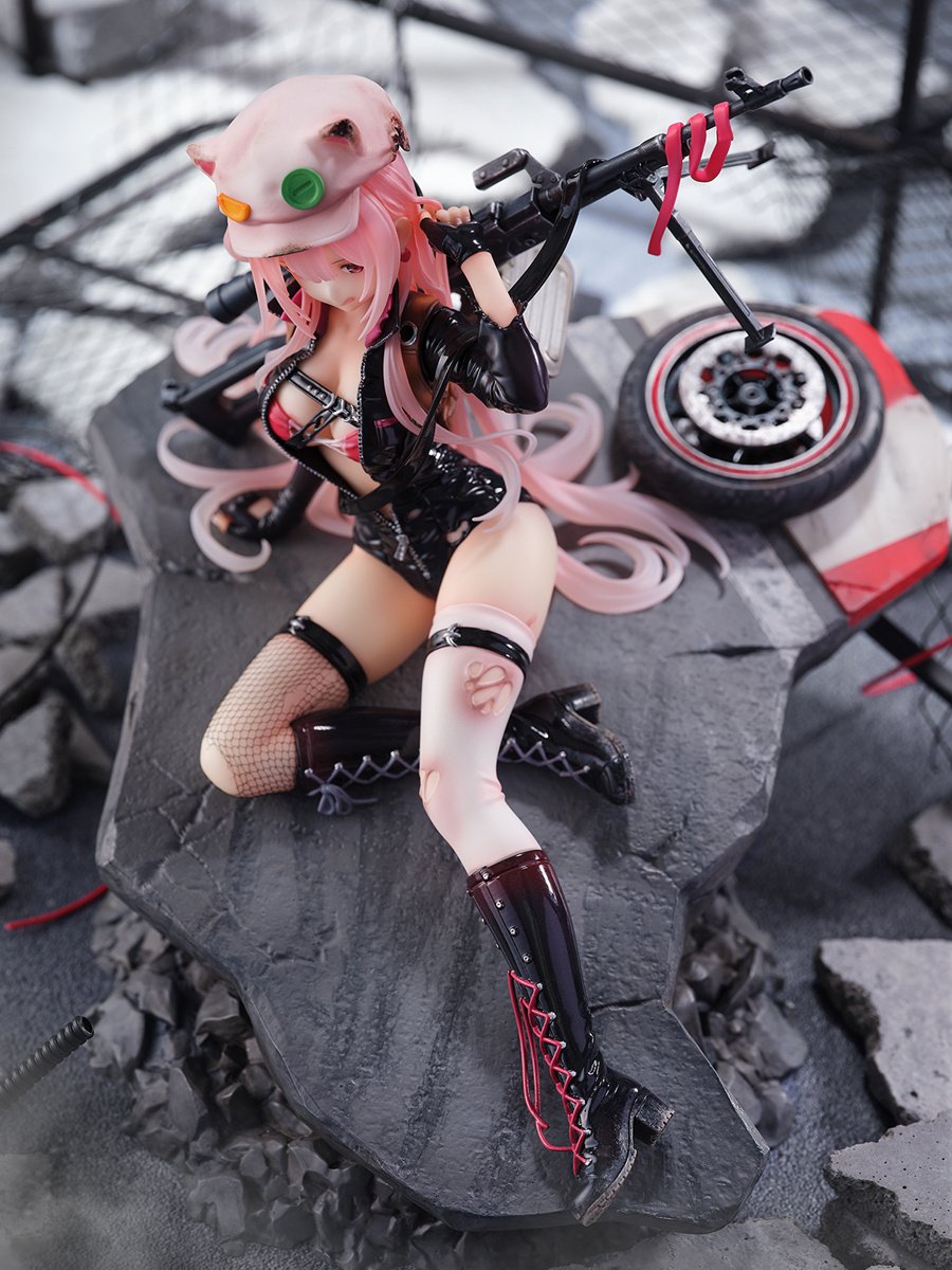 Girls' Frontline UKM-2000 Gale Lightning Heavy Damage Ver. 1/7