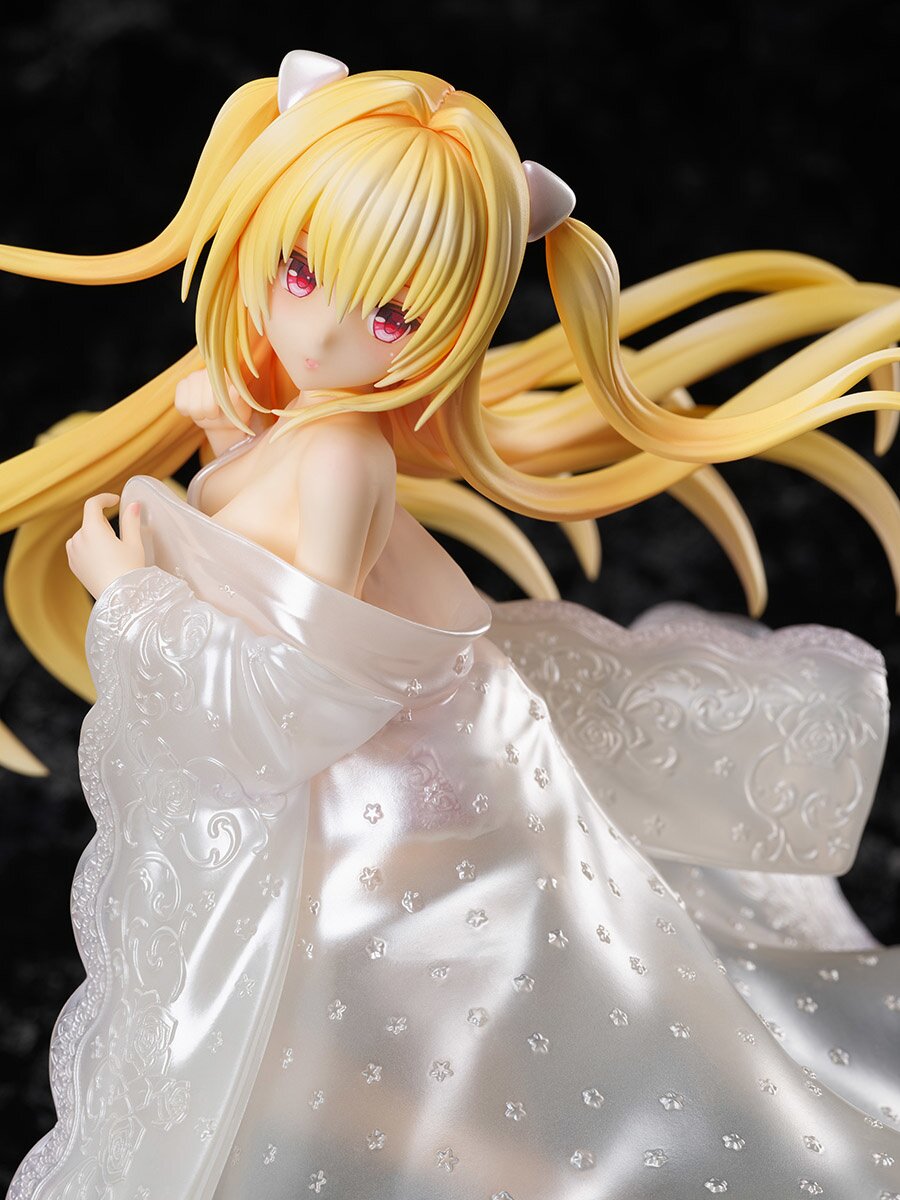 To Love-Ru Darkness <br> Shiromuku Golden Darkness <br> 1/7 Scale