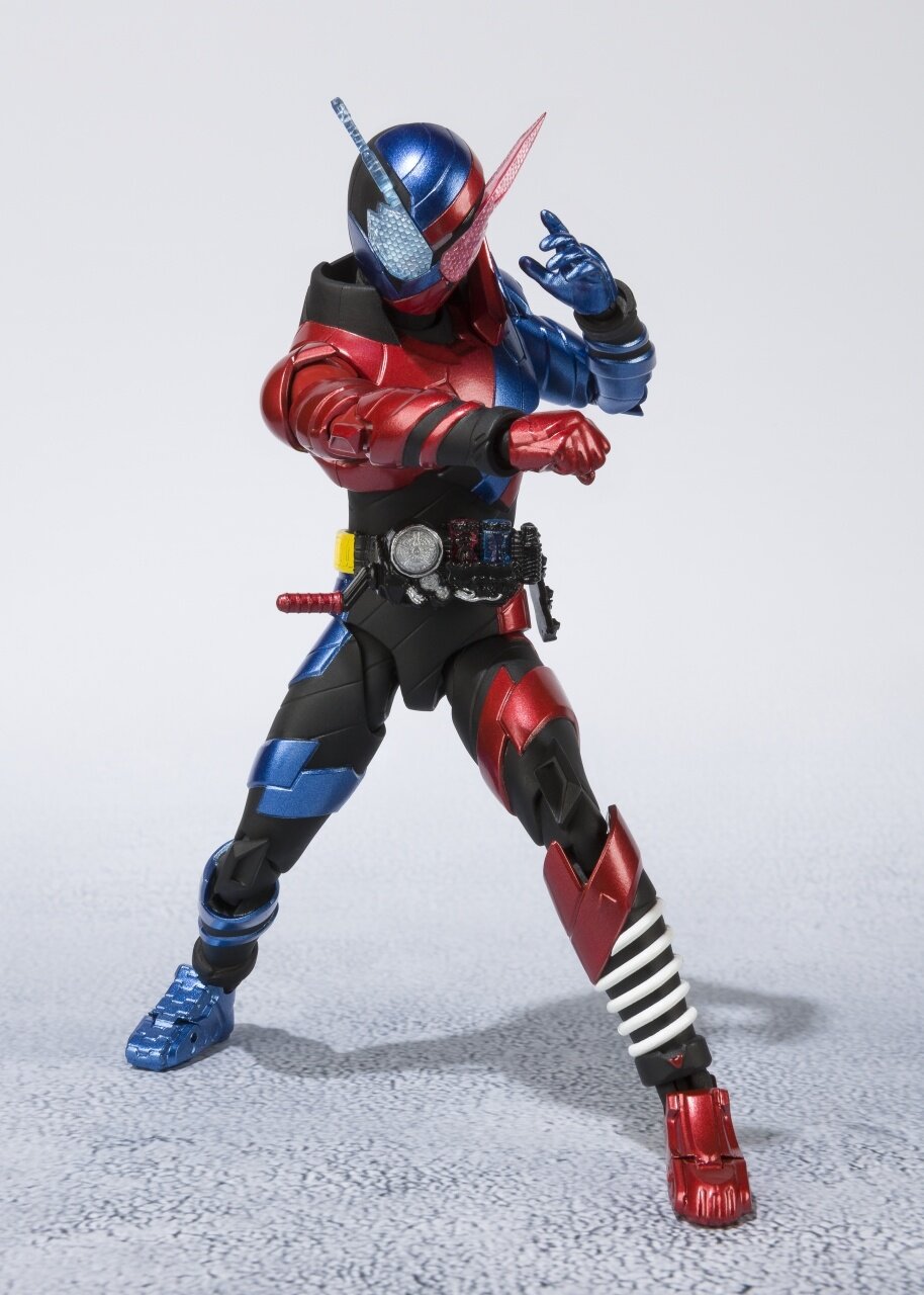 Kamen Rider Build フィギュア Amazon.com: Bandai Tamashii Nations S.H. Figuarts Kamen