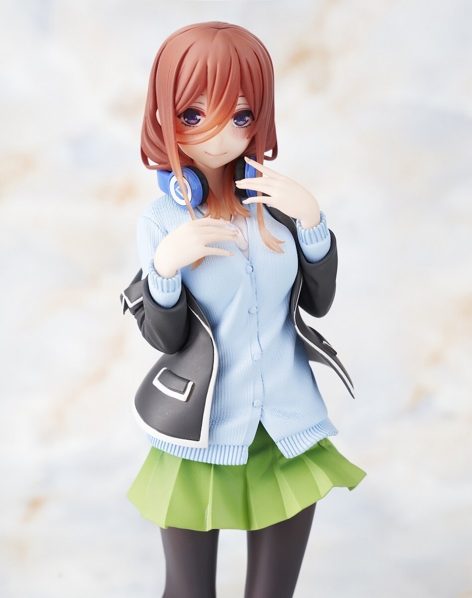 the quintessential quintuplets bride figure