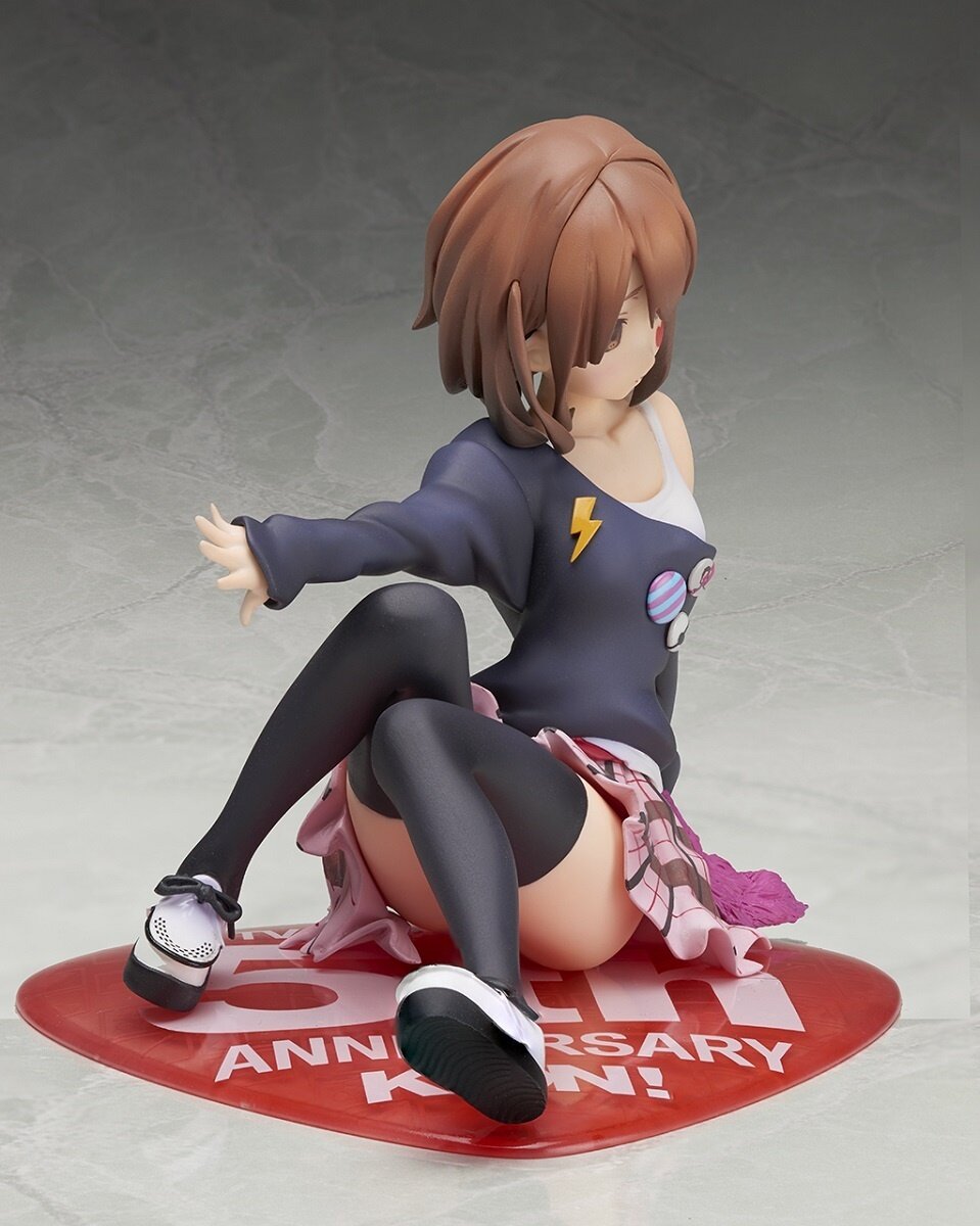 K On 5th Anniversary Yui Hirasawa 1 8 Scale Figure Stronger Tokyo