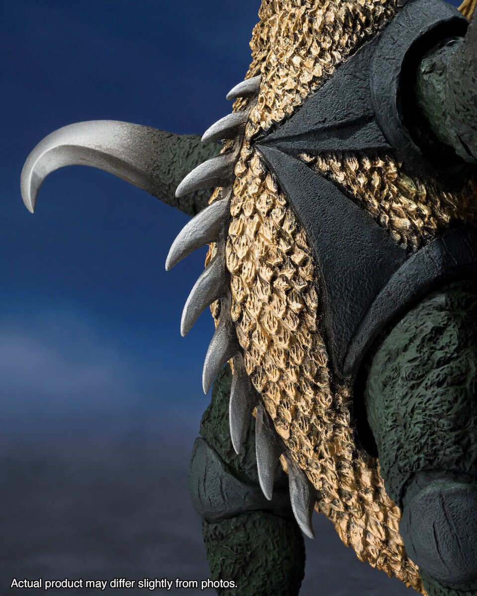 S.H.MonsterArts Earth Destruction Directive: Godzilla Vs. Gigan Gigan ...