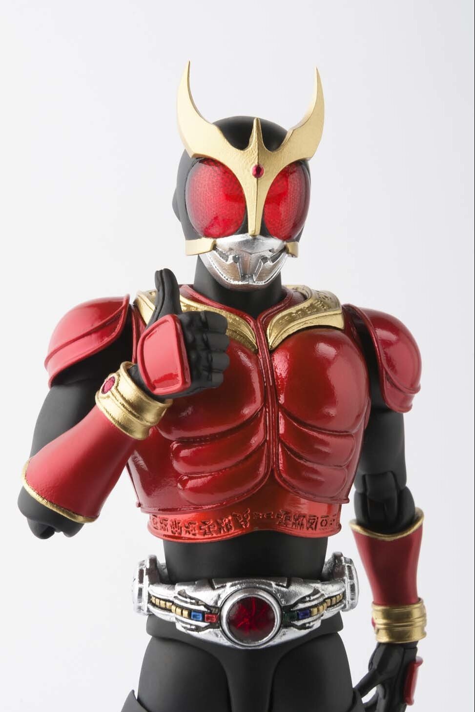 Amazon.com: Masked Rider Kuuga (Mighty Form) by Bandai