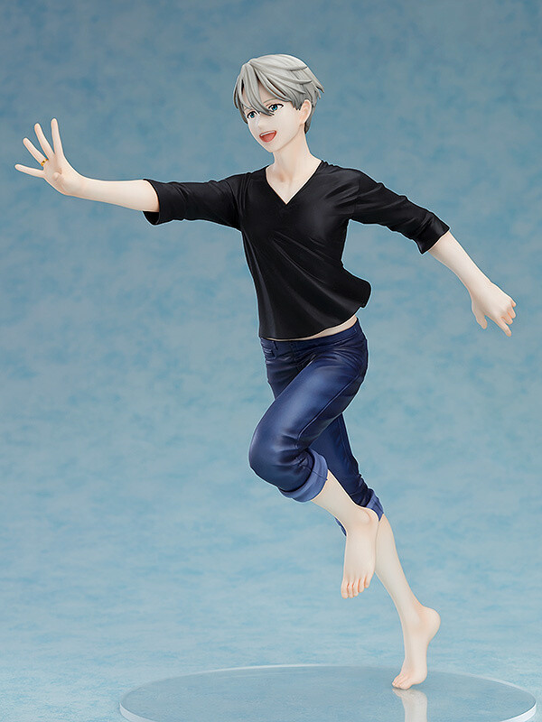 yuri and victor figure