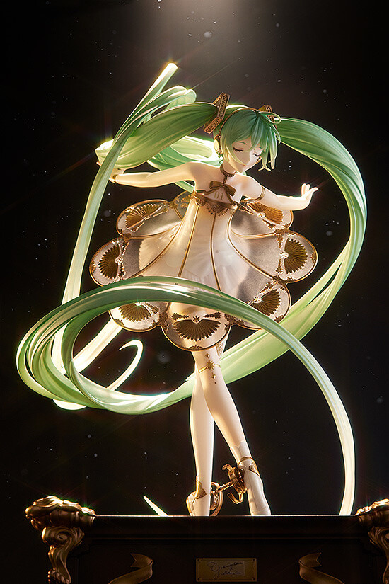 Hatsune Miku Symphony: 5th Anniversary Ver. Figure: Good Smile Company ...