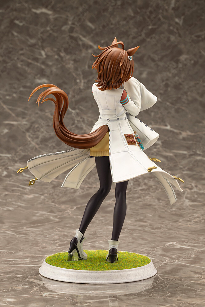 Kotobukiya Uma Musume Pretty Derby - Kitasan Black 1/7 (Pressed By The Approaching Heat) Figura PVC