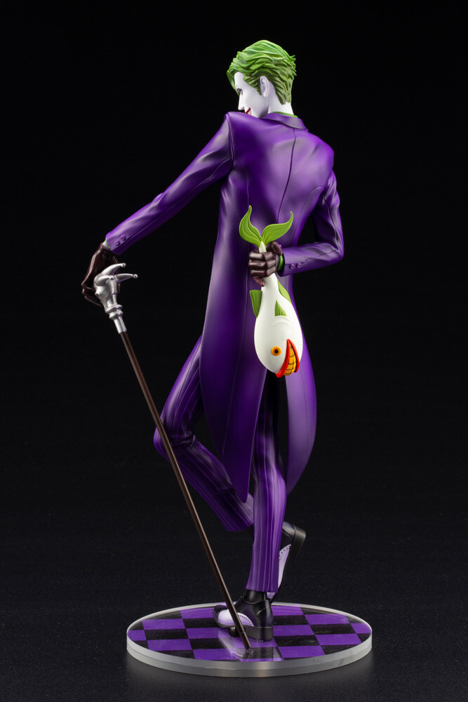 joker ikemen statue