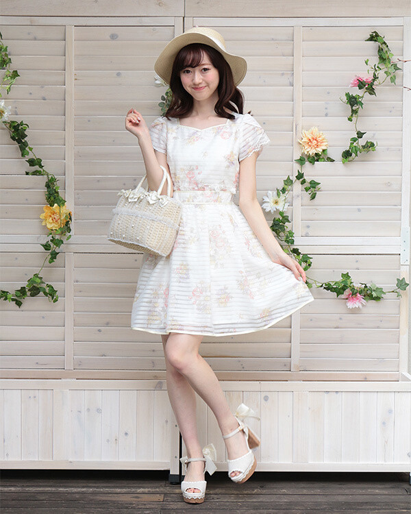 安心追跡【COAST】Lisa Tan フローラル柄ツイルミディドレス 安心追跡【COAST】Lisa Tan フローラル柄ツイルミディドレス