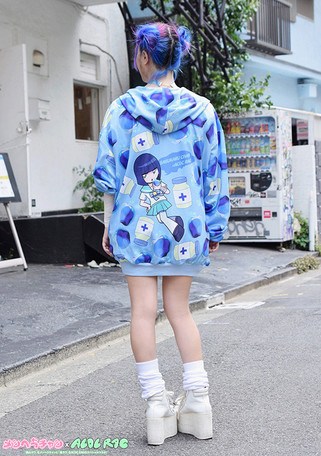 ACDC RAG Menhera-chan Sabukaru-chan Zip Hoodie: ACDC RAG - Tokyo Otaku ...
