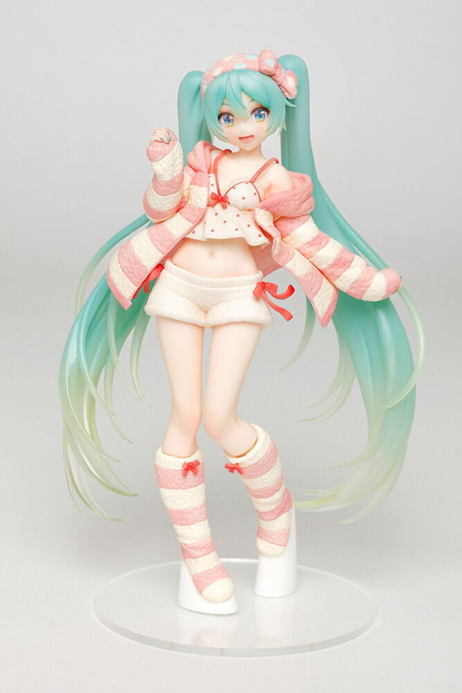 hatsune miku roomwear figure