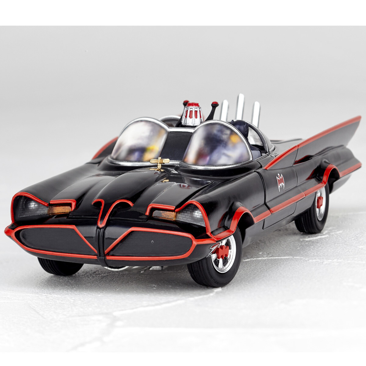 Amazon.com: Kaiyodo Batman 1966 Movie Revo Batmobile PVC