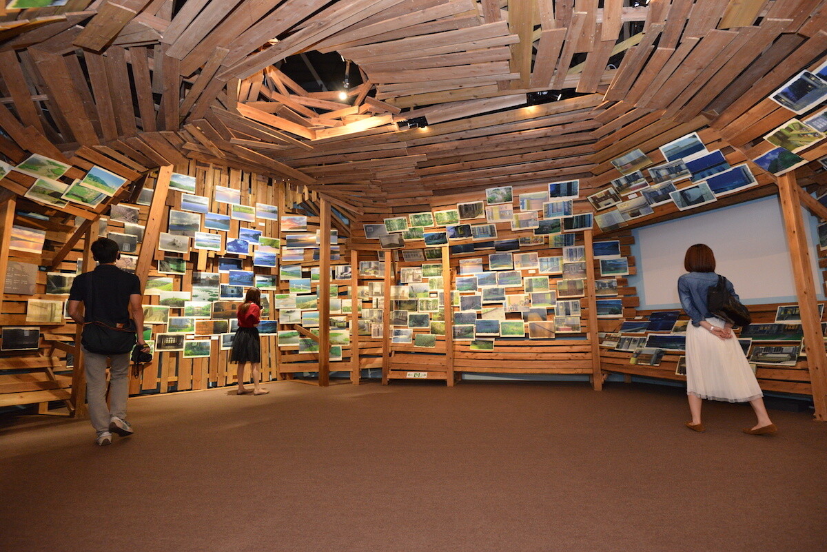 © 2014 GNDHDDTK; Production Design by Yohei Taneda 18