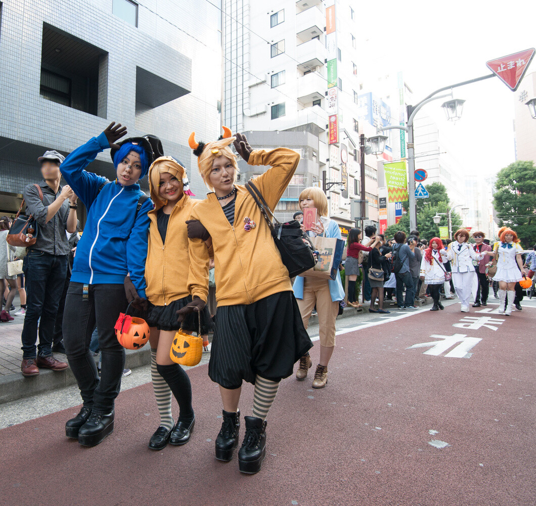 Cosplay Parade Brings Excitement to Ikebukuro! 9