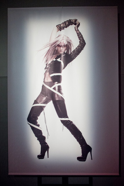 There is So Much *JoJo* Love, the Building Can’t Contain It! *JoJo* Photo Exhibition Being Held Now in Shiseido Ginza Building 21