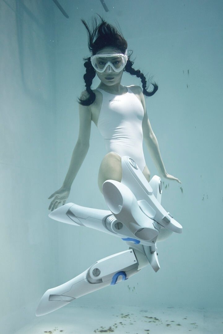 Underwater Mecha Knee Socks! *Suichu Niso Plus* - Book Combining Knee-High Socks + Girls Underwater to Release 1