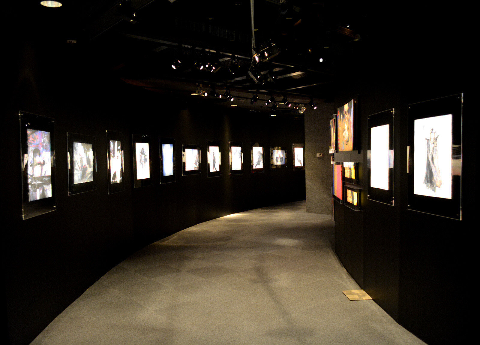 Yoshitaka Amano × HYDE Exhibition - A Miraculous Collaboration Between a Legendary Illustrator and a Popular Artist! 3