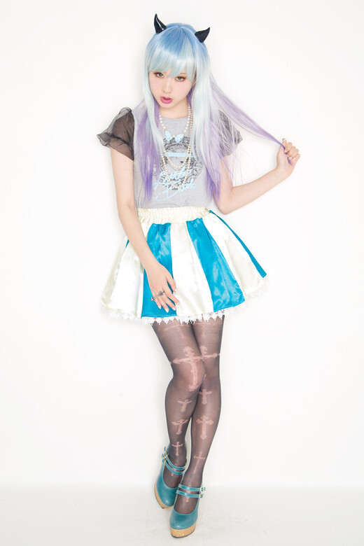 Model Amo Produces Cosplay Brand Lunatic Lemony Lollipop 2