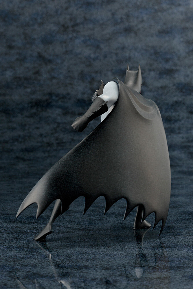 Sneaky Batman is Sneaky in This Fantastic Batman: The Animated Series Statue! 3