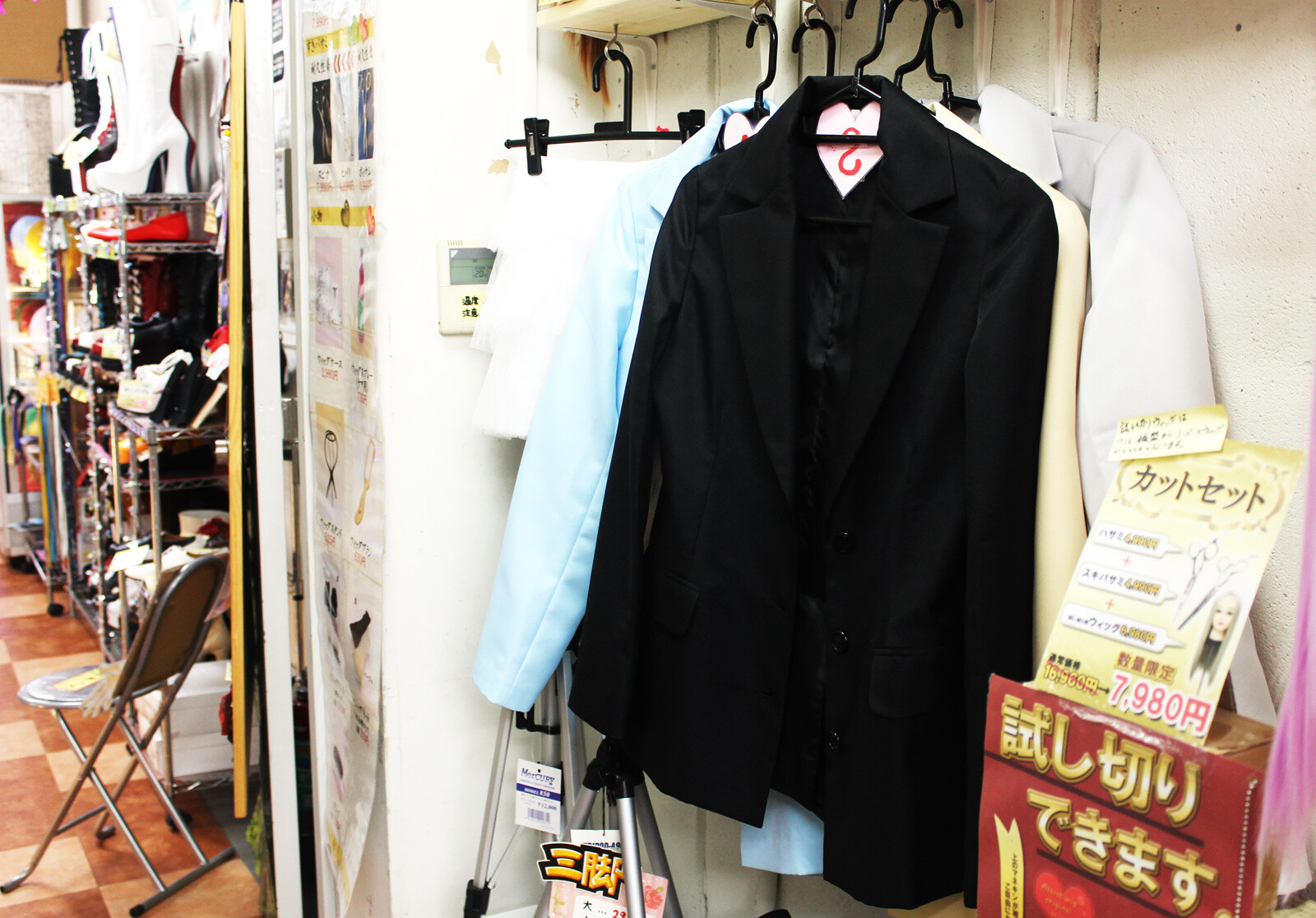 ASSIST WIG: A Cosplay Specialty Store in Akihabara that Sells Wigs, Shoes, and More! 8