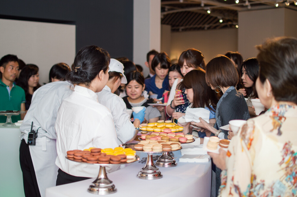 PR Ambassador HELLO KITTY Appears at Charity Event “Macaron Day”! 8