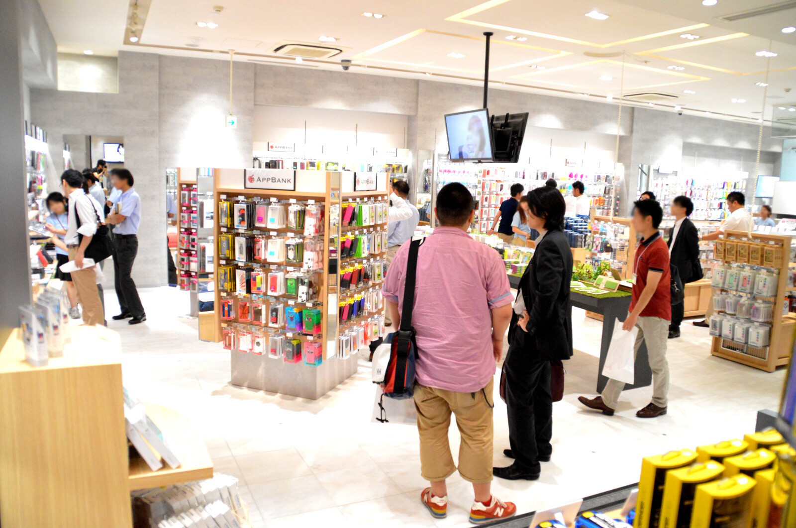 AppBank Store Shinjuku Opens! There’s Even a Booth with Original Goods from Tokyo Otaku Mode! 1