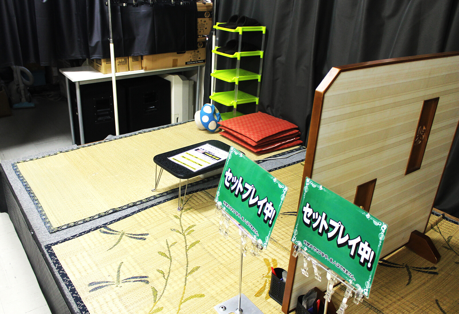 Portable Game Cafe Akihabara Shukaijo: Handheld Games, Cell Phone Games, Play Them All Here! 5