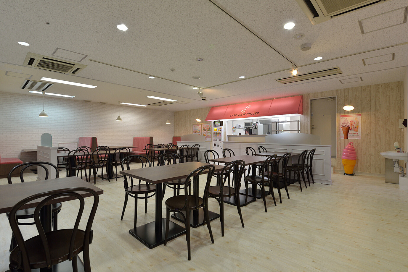 Say Hello to Nagomi-chan, the Pretty Pink Alpaca! 11