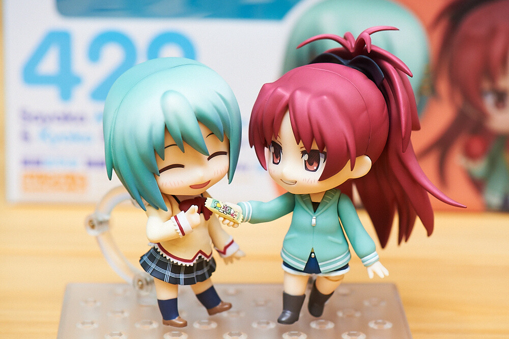 You can also set them in a good friends pose. 9