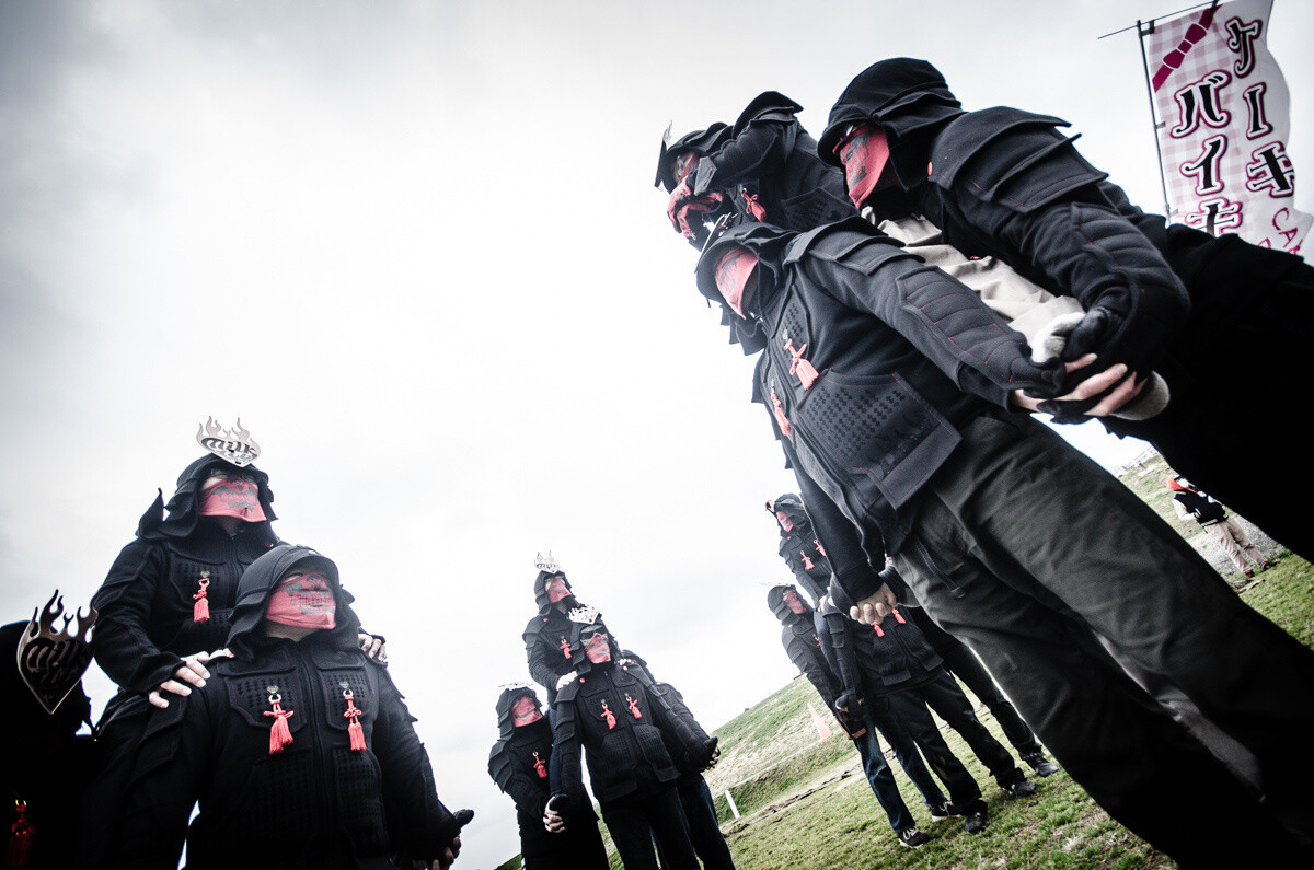 [Last Samurai?!] 30 Samurai in Modern Armor Gather for Epic Cavalry Fight 10