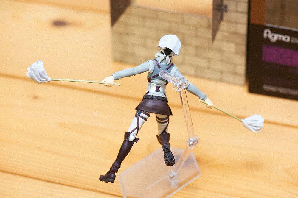 His back has also been carefully crafted. 6