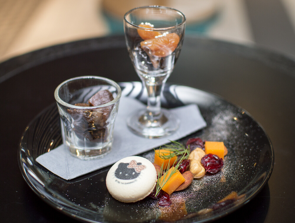 Dry fruit platter (750 yen) 9