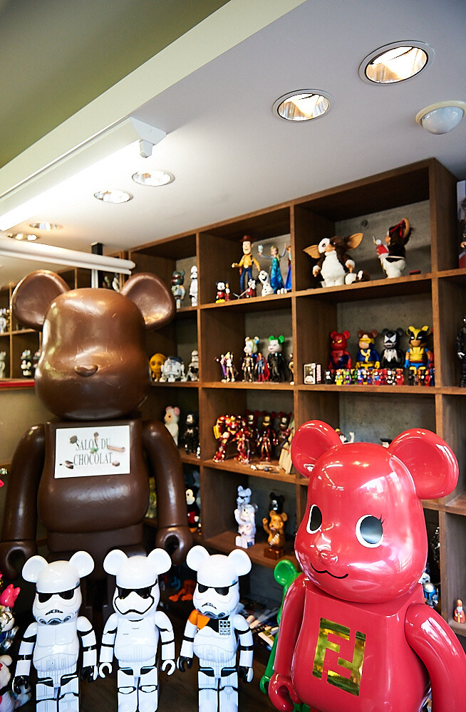 Art of Figure Making: MEDICOM TOY and BE@RBRICK 32