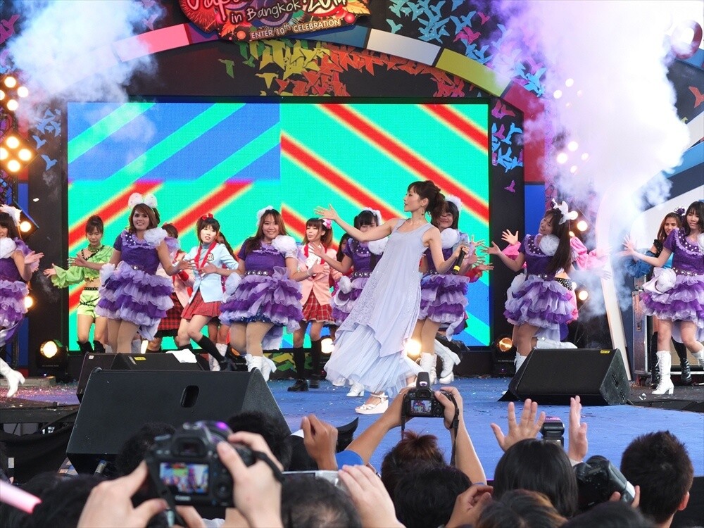 A Quarter Million People Visit Japan Festa in Bangkok 2014, Marin “Feel like a Hollywood Star!” 9