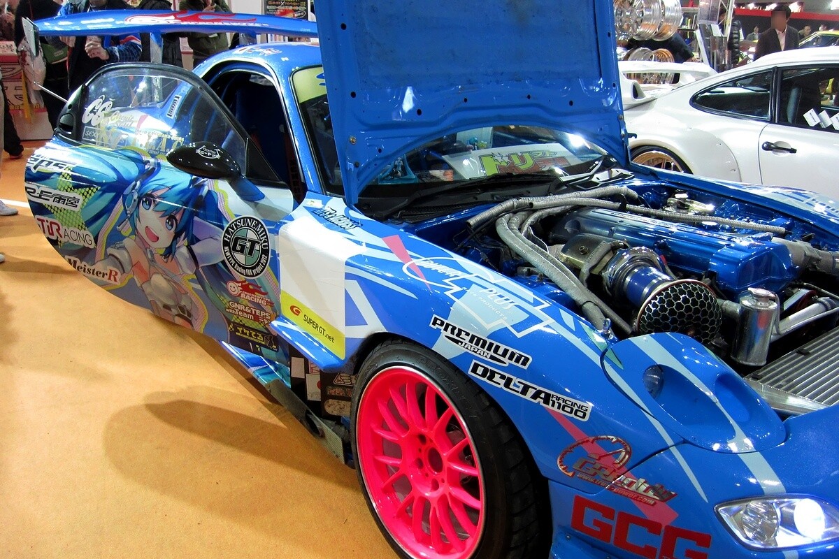 From the Char Auris to a Porsche Itasha, the Tokyo Auto Salon 2013 Wows with Anime Cars 4