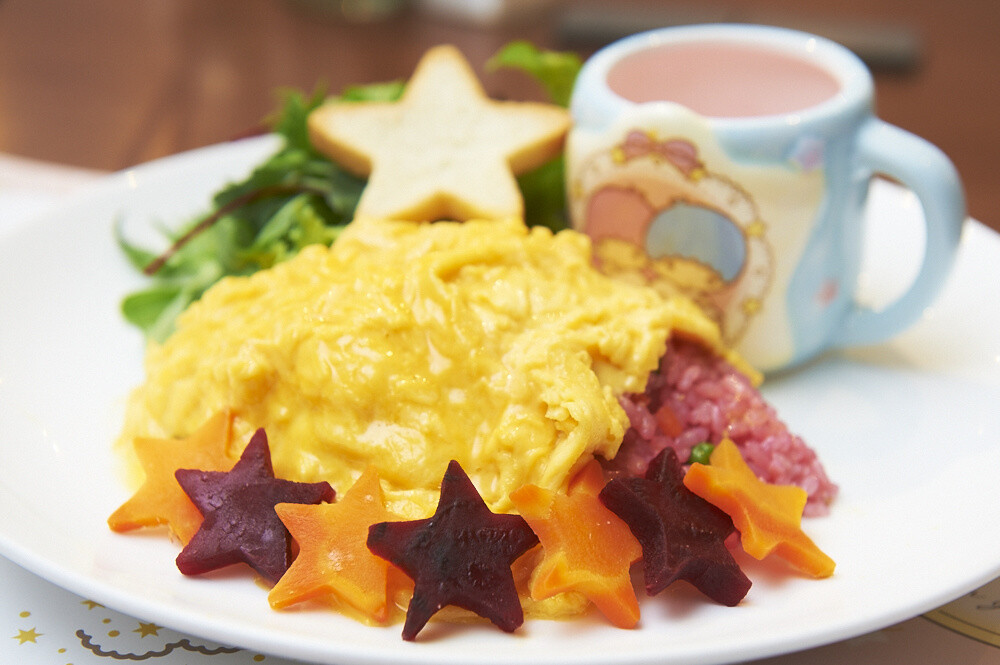 The “Fluffy Omelette Rice with White Curry Sauce” (1,580 yen) has simmery and fluffy eggs. 11
