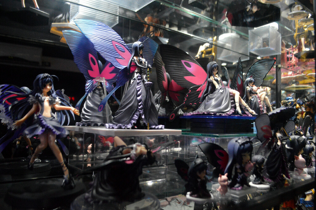 What’s an otaku room? Let’s find out with the winner of the Facebook Otaku Room Photo Contest! 13