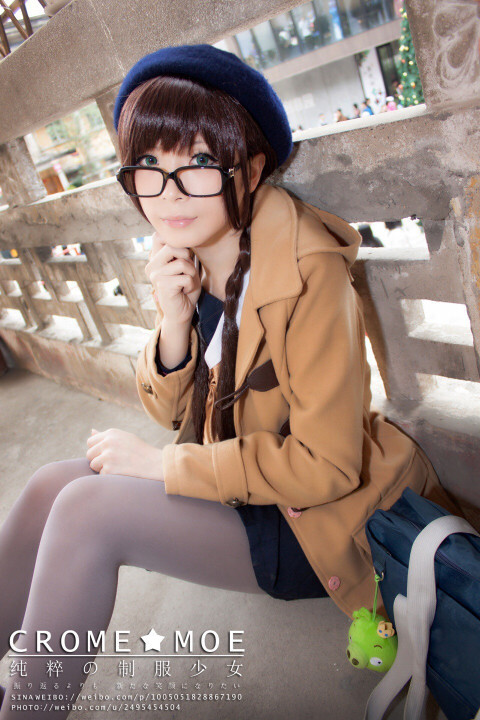 Male teacher in China cosplays as female characters, gets discovered by his own student 7